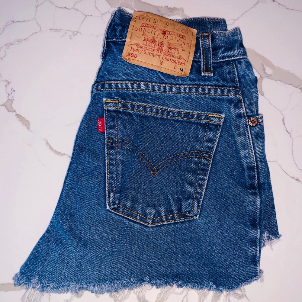 ❤️SOLD❤️ High Rise Levi cutoffs